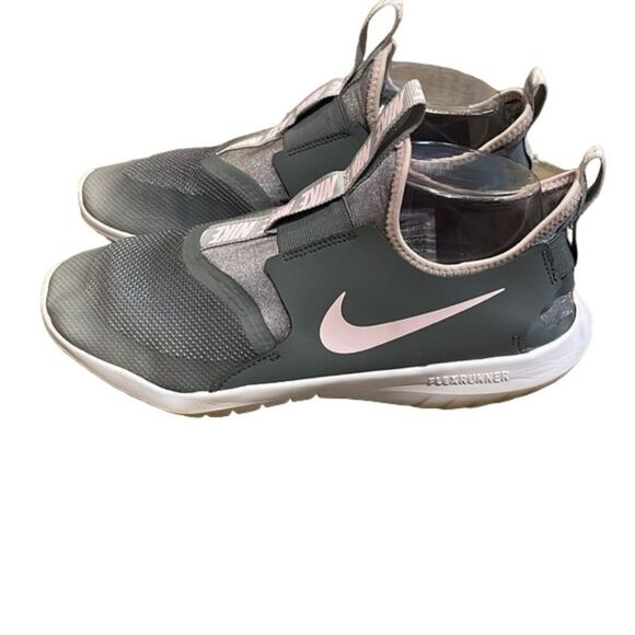 Nike Flex Runner Grey/Pink Girl's Slip On Sneaker Shoes Size 7Y, M7 & W8.5 - Picture 1 of 12